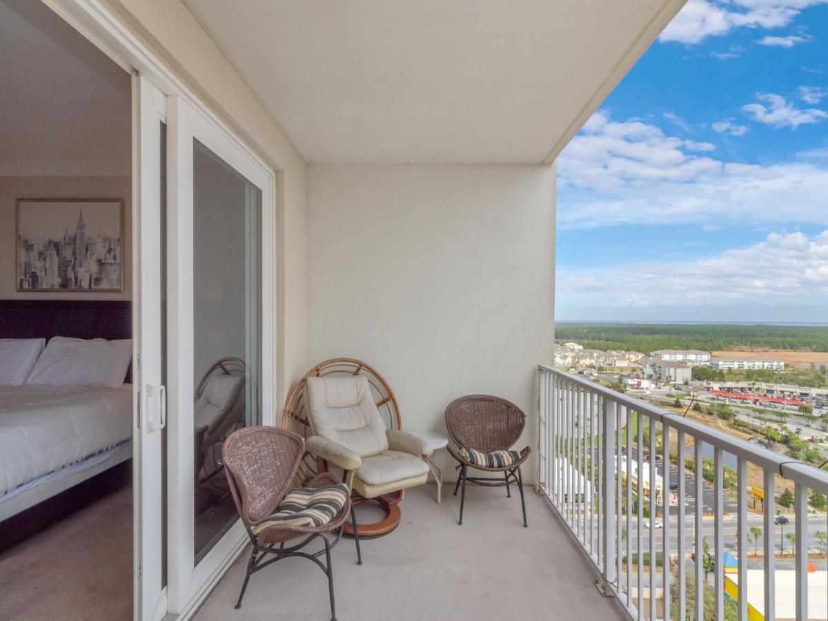 Laketown Wharf 1830, 2 Bedroom, Lake View, Wi-fi, 5 Pools, Sleeps 6 Panama City Beach
