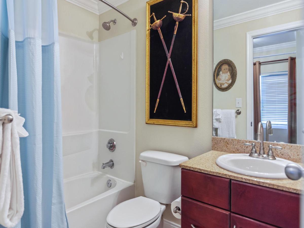 Laketown Wharf 1830, 2 Bedroom, Lake View, Wi-fi, 5 Pools, Sleeps 6 Apartment